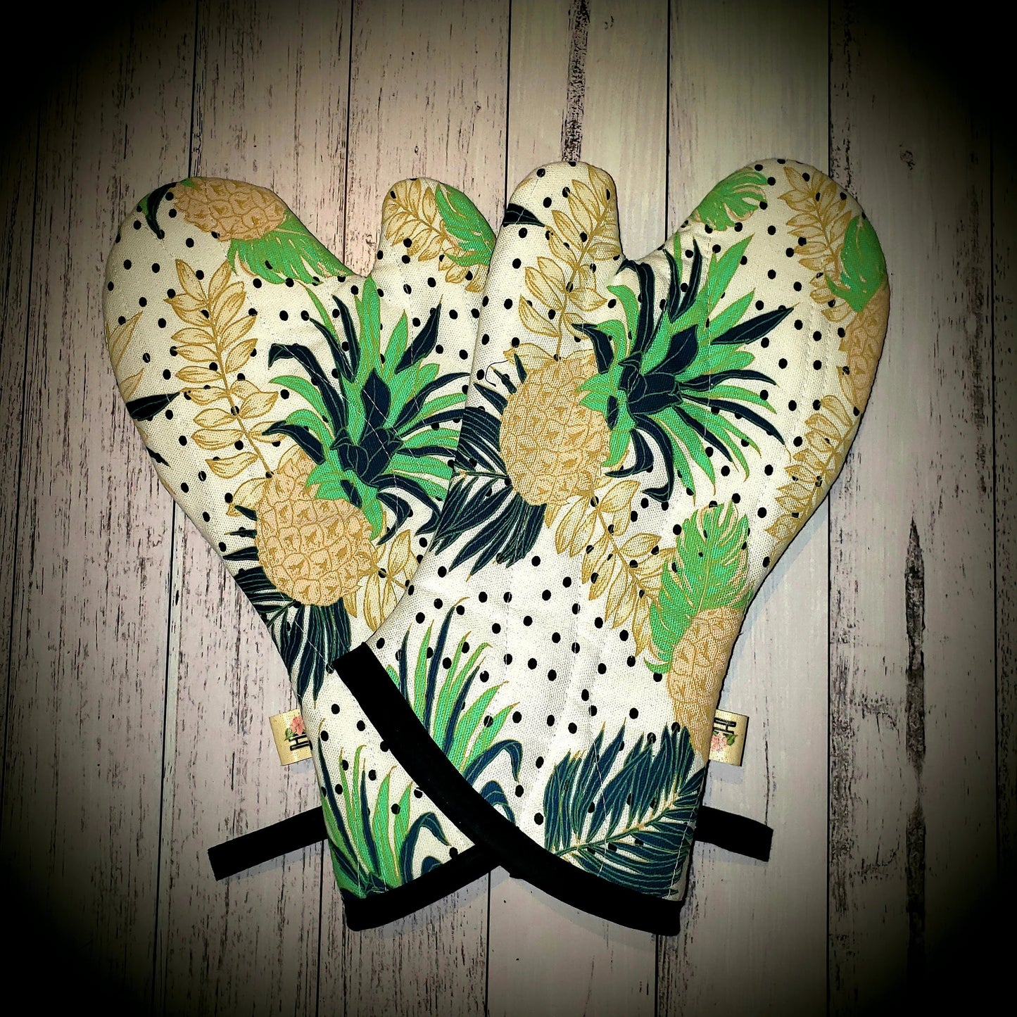 Heat proof oven mitt - Pineapple - Harlan House & Home