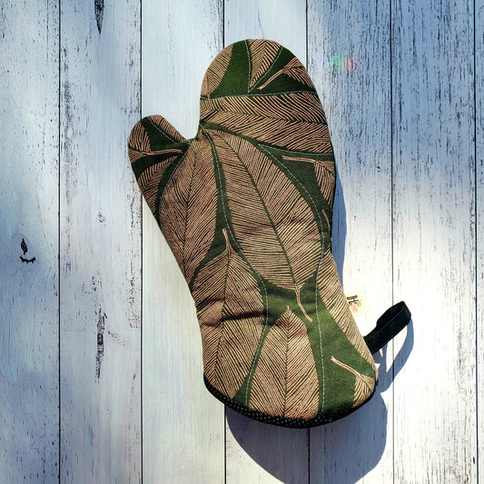 Heat proof oven mitt - Khaki ferns