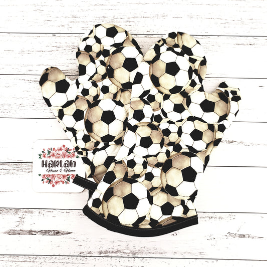 Heat proof oven mitt - Soccer Balls