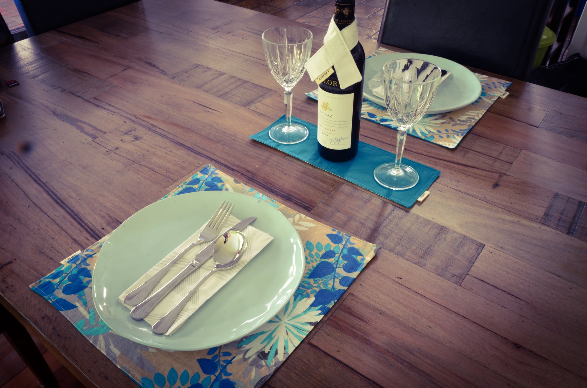 Handmade Teal Flowers Reversible Placemats (set of 6) - Harlan House & Home